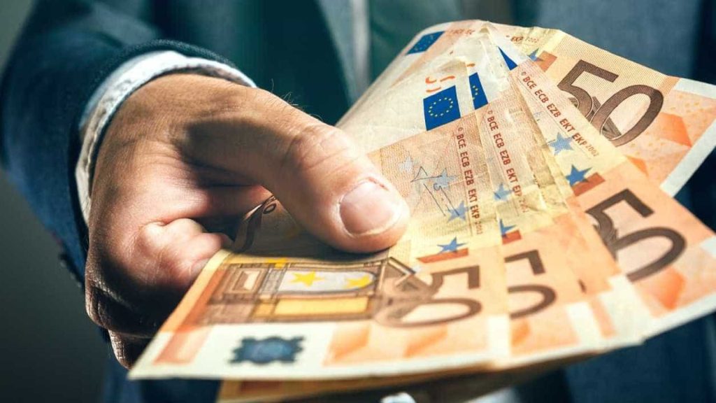 Javni bilježnik skreće pozornost na rizik od povlačenja novca iz smrti računa prije vlasnika: 