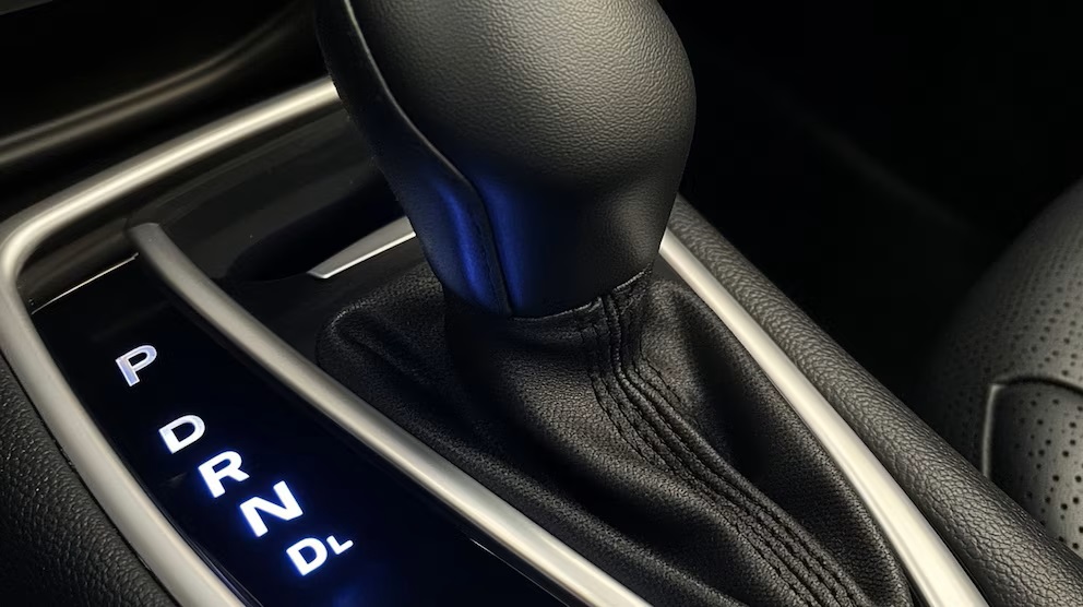 Što slovo p u automobilu s automatskim mjenjačem i kako ga pravilno koristiti