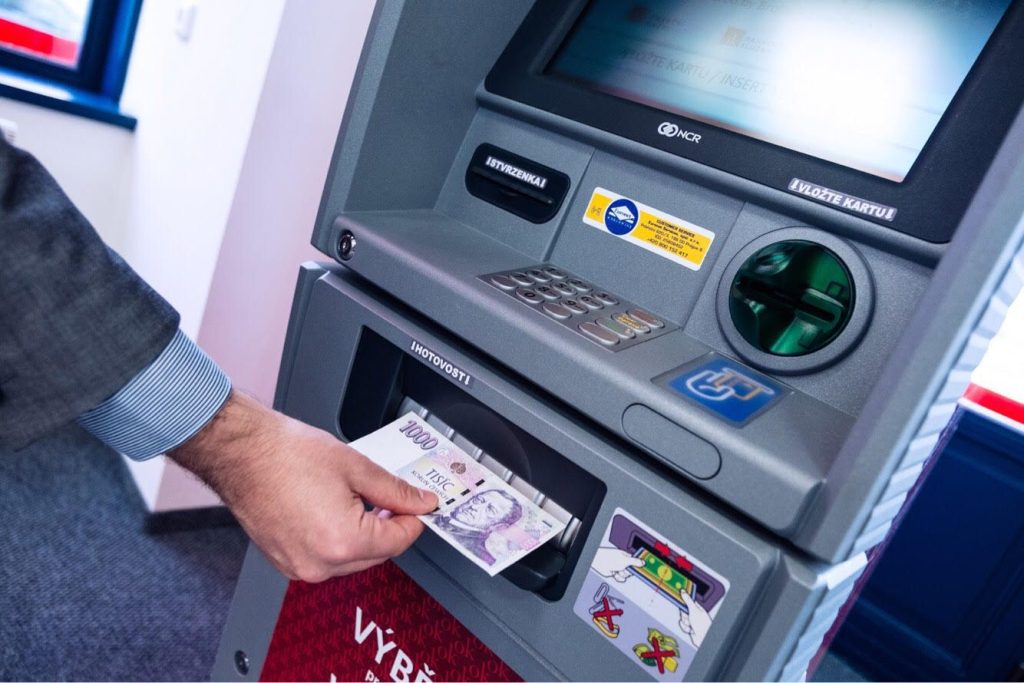 Povučete novac s bankomata, ali nemate gotovinu. Učiniti jedno
