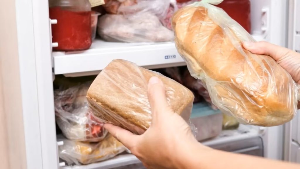 Nije odvojeno, a ne u paketu: kako ispravno spremiti kruh u zamrzivač
