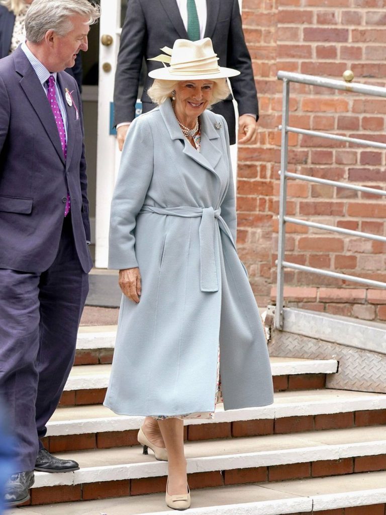 Povijesna ogrlica koju je spasila kraljica Camilla: Antique Brooch s Topazs, prerađena u 19. stoljeću