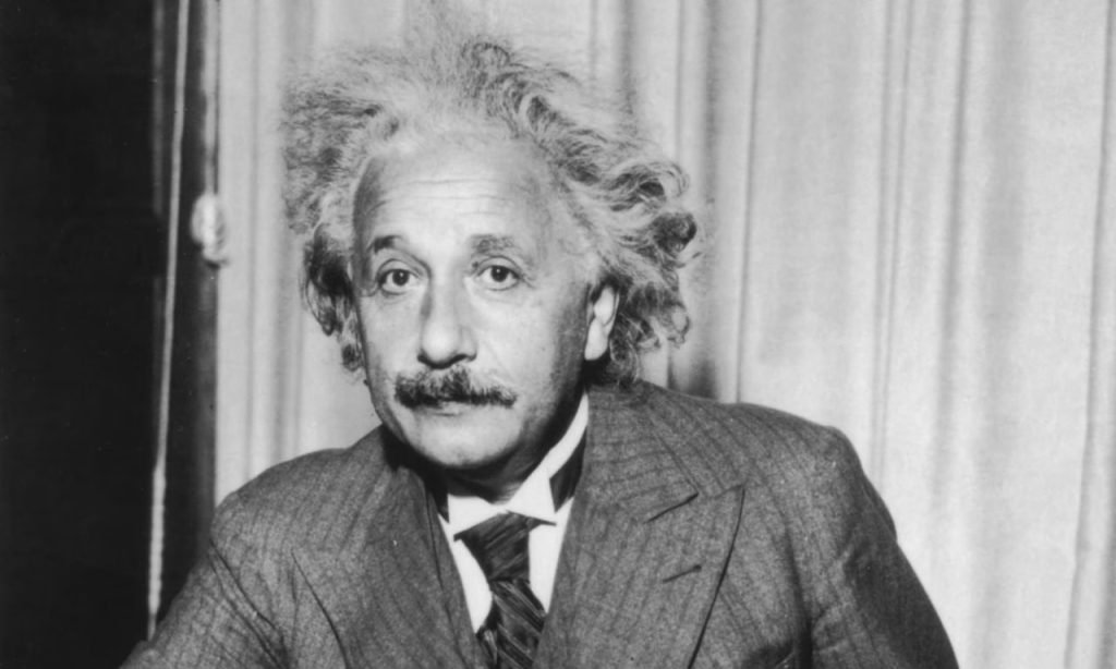 Što je lagana godina i zašto se ne može prevladati za manje od jedne godine prema Einsteinovoj teoriji relativnosti
