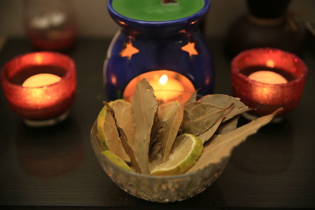 Burn Bay Leaf: Ritual koji je potrebno izvršiti u rujnu kako bi se privukao obilje.