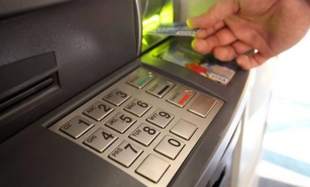 U atm unesite kodlji na obrnutom PIN -u. Objasnit ćemo što će se dogoditi sljedeće.