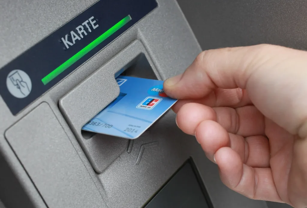 U atm unesite kodlji na obrnutom PIN -u. Objasnit ćemo što će se dogoditi sljedeće.