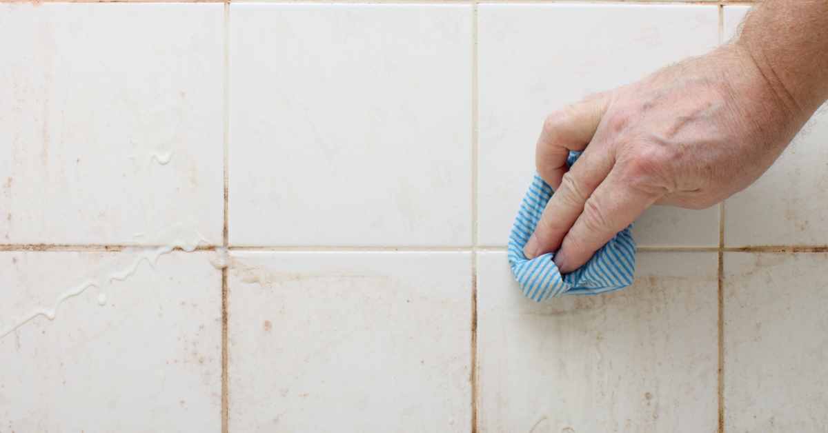 Ova DIY mješavina obnavlja crnu fugu u nekoliko minuta: Isprobajte prije nego što sve preuredite