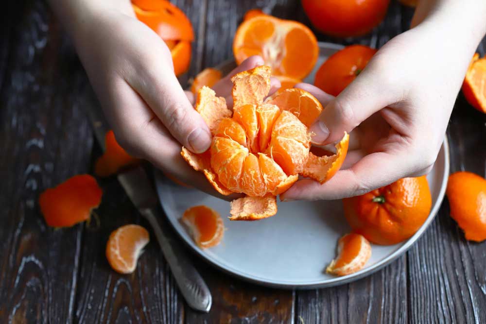Zašto biste trebali staviti kore mandarine na vrata i prozore