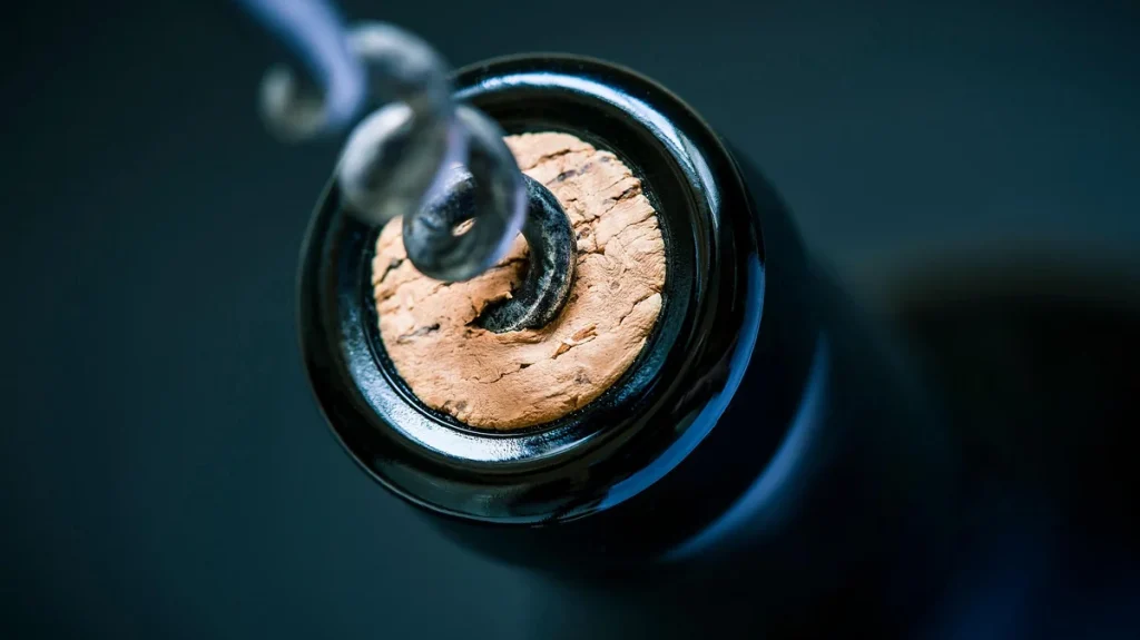 Imate li vino zaustavljanje kod kuće? Nikad ga više nećete baciti. Naučite ovaj trik